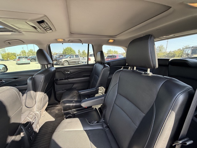 2018 Honda Pilot Touring photo 24