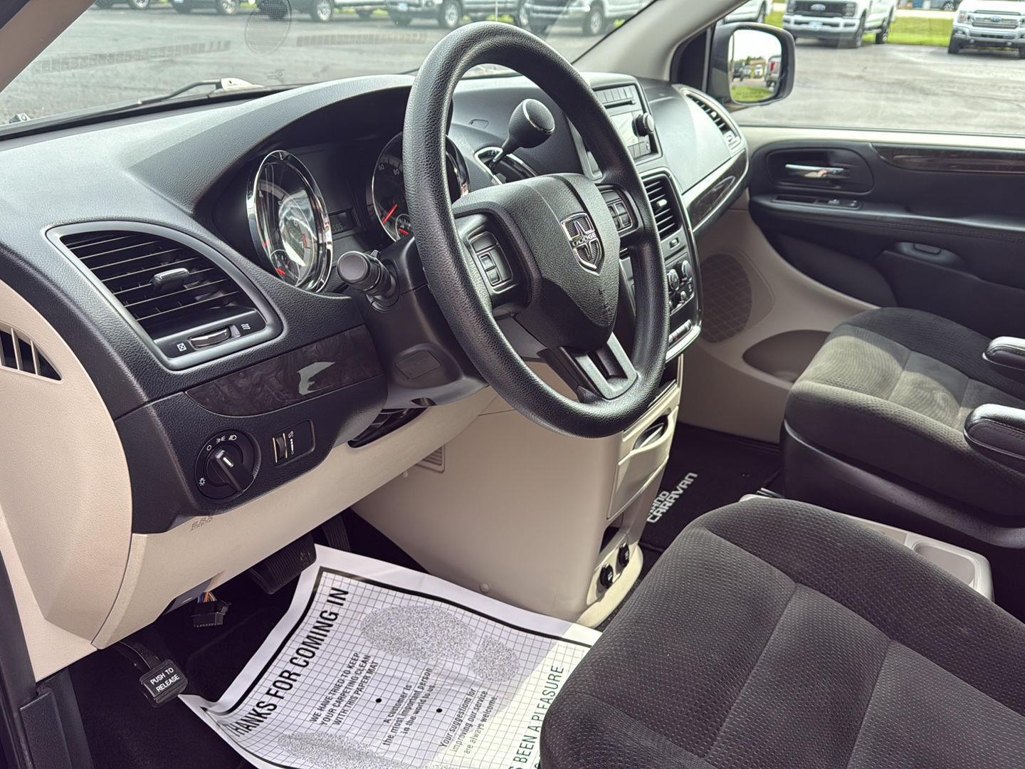 2016 Dodge Grand Caravan SE photo 4