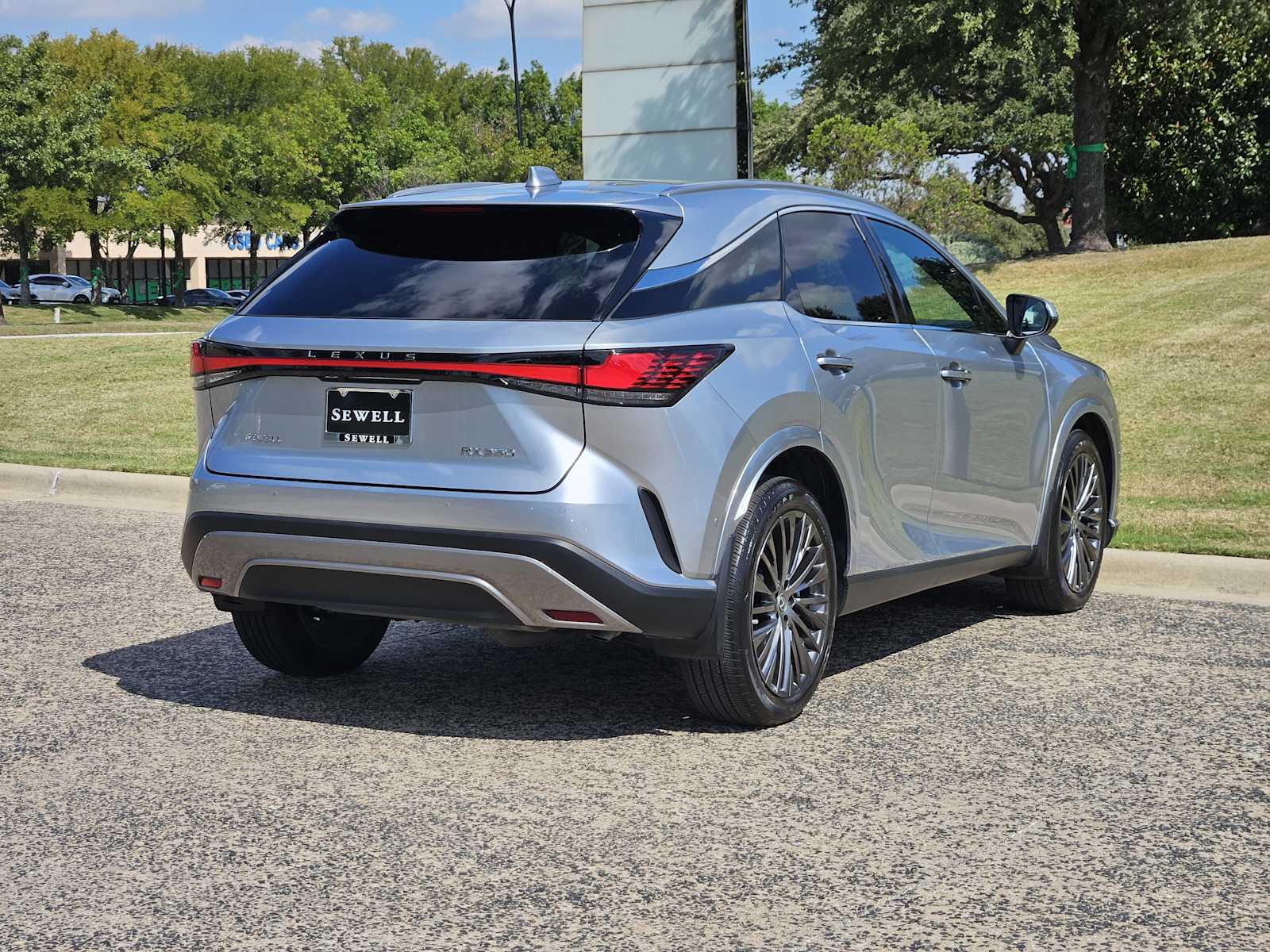 2023 Lexus RX 350 Luxury photo 4