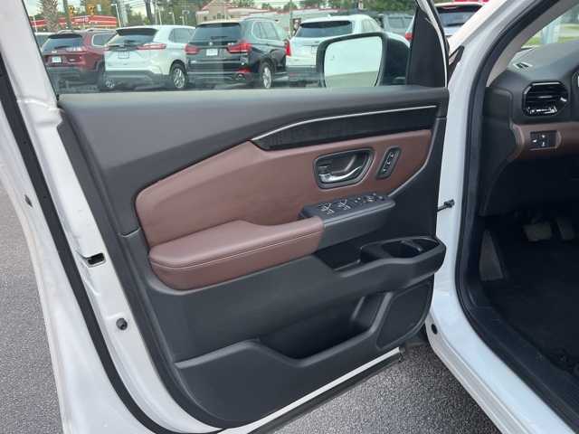 2025 Honda Pilot Elite photo 4