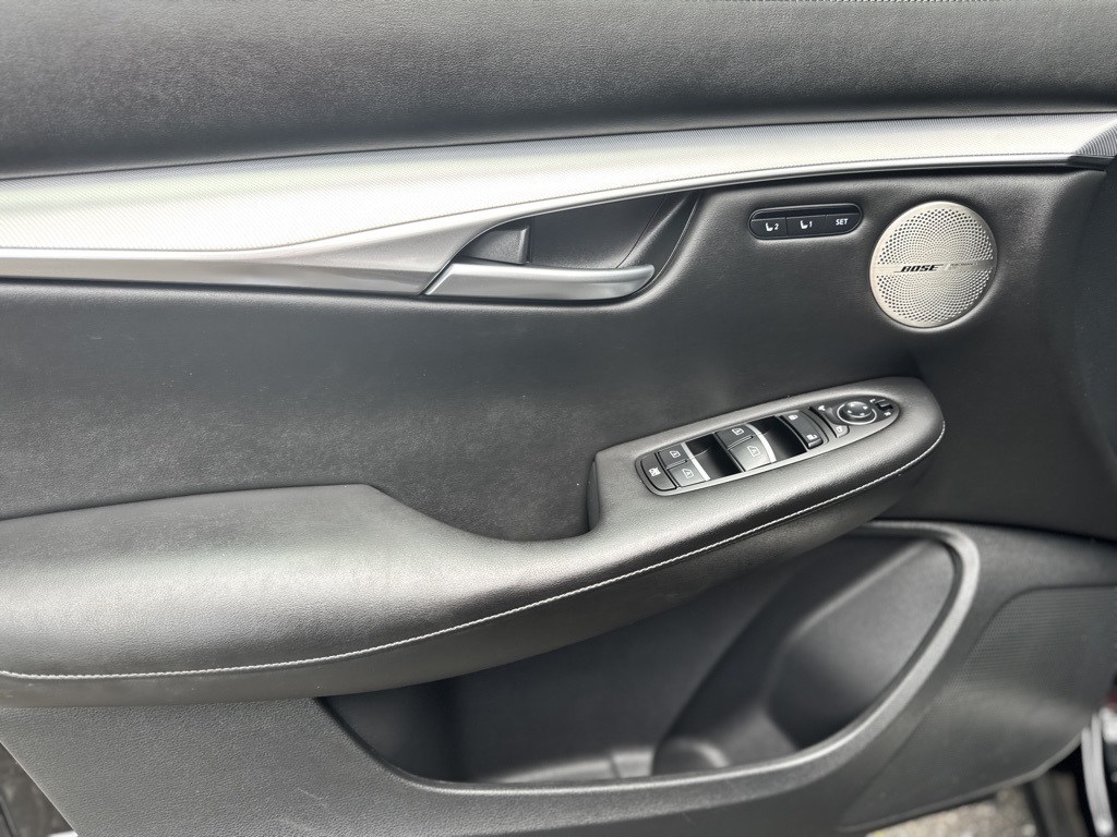 2022 Infiniti QX50 Essential photo 16