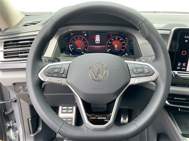 2025 Volkswagen Atlas Peak Edition SE Technology photo 33