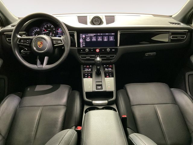 2024 Porsche Macan Base photo 17