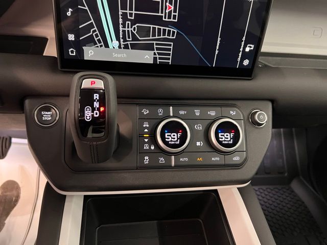 2025 Land Rover Defender 110 S photo 19