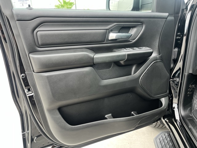 2025 Ram 1500 Tradesman photo 16