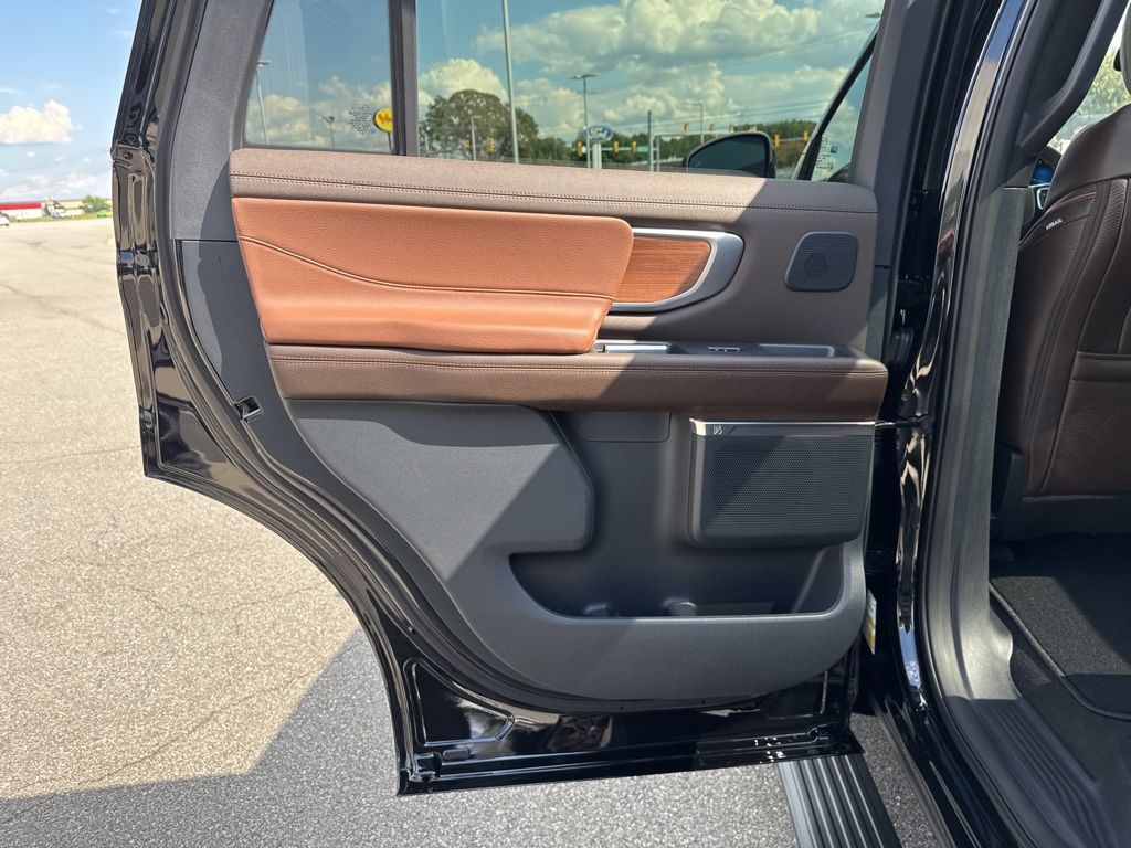 2025 Ford Expedition King Ranch photo 14