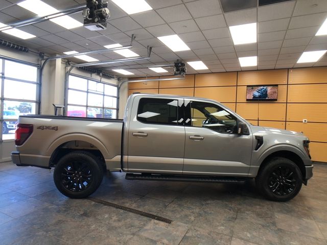 2025 Ford F-150 XLT photo 4