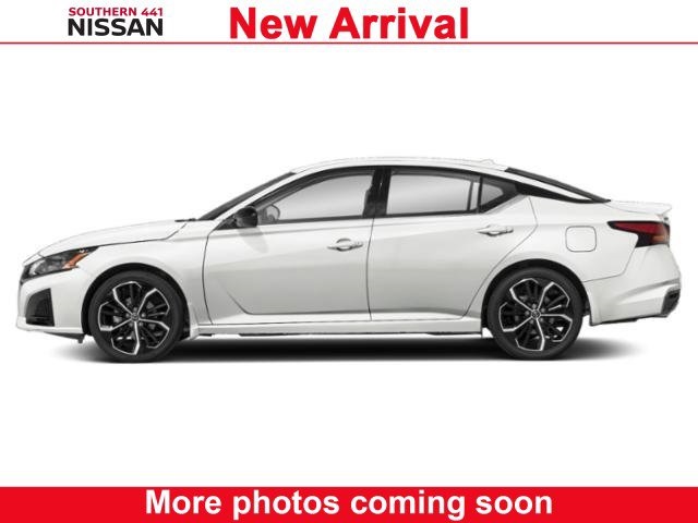 2025 Nissan Altima 2.5 SR photo 3