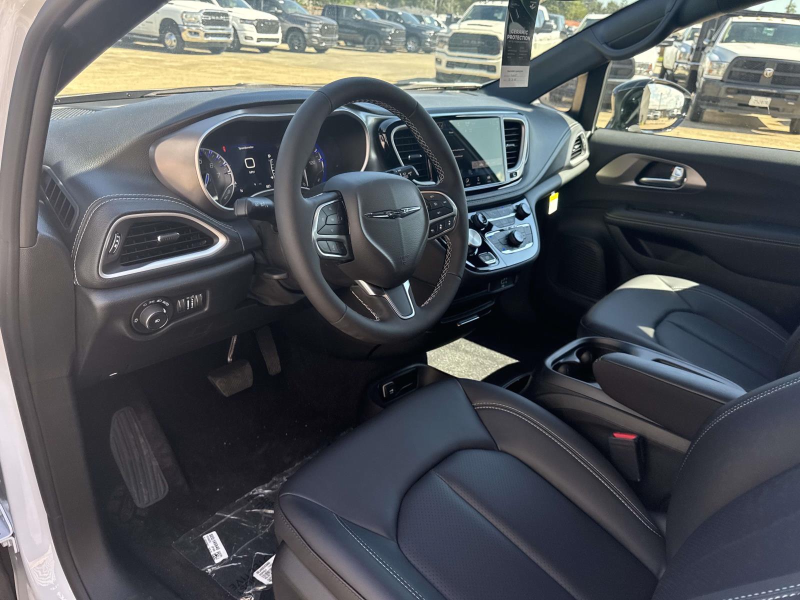 2026 Chrysler Voyager LX photo 9