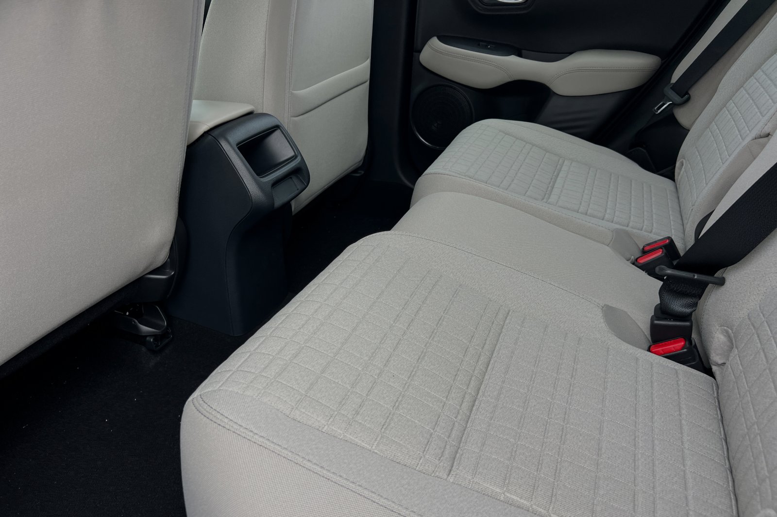 2025 Honda HR-V LX photo 8