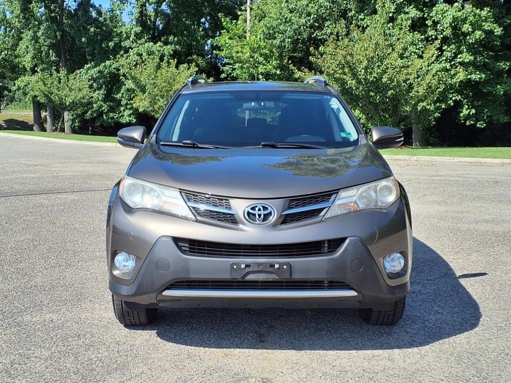 2015 Toyota RAV4 XLE photo 2