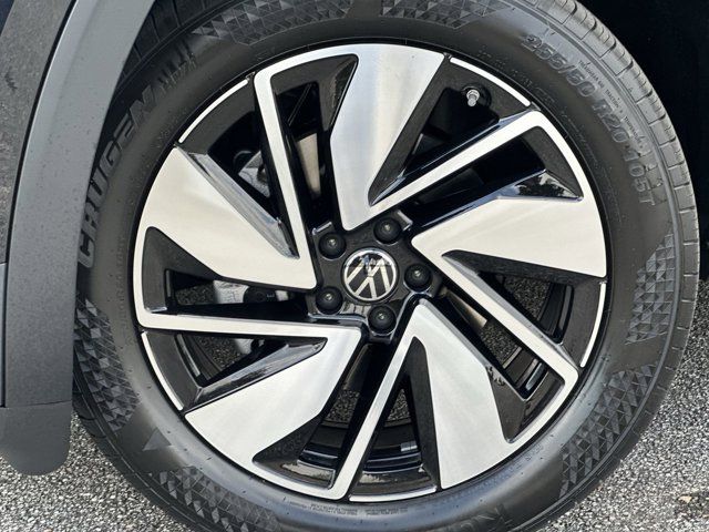 2026 Volkswagen Atlas SEL photo 2