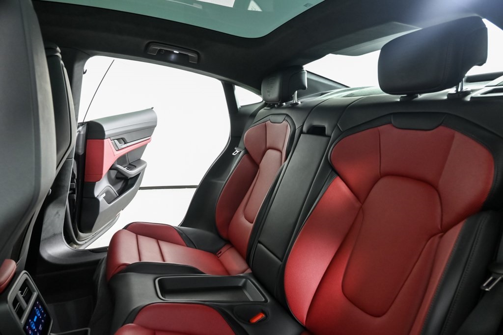 2025 Porsche Taycan GTS photo 21