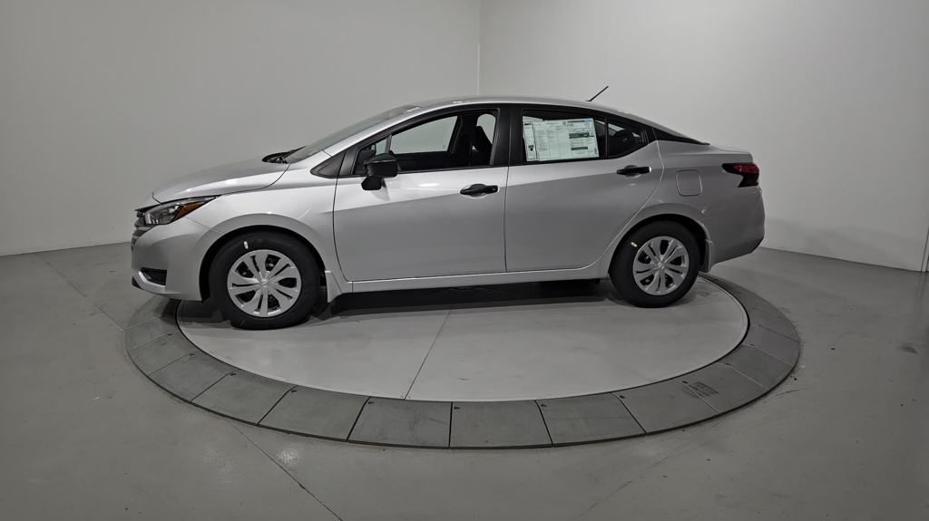 2025 Nissan Versa 1.6 S photo 2