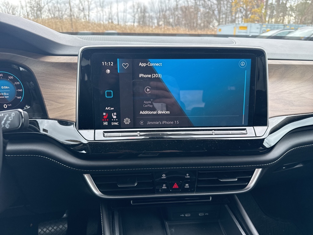 2024 Volkswagen Atlas SE Technology photo 3