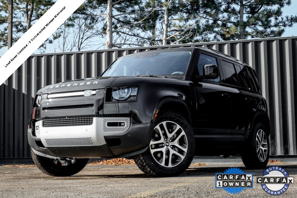 2025 Land Rover Defender S's photo