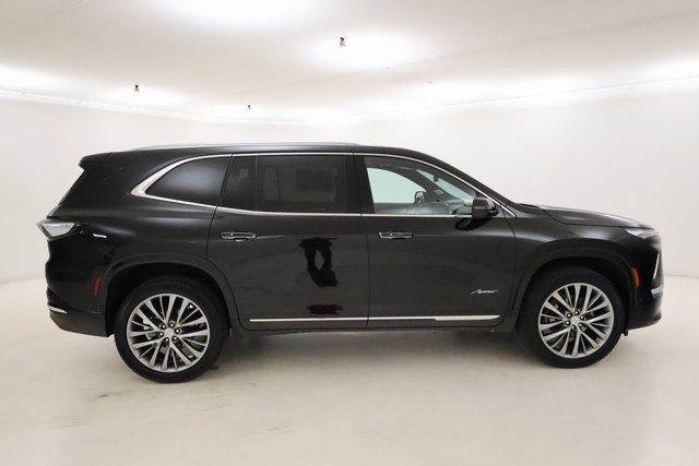 2025 Buick Enclave Avenir photo 2