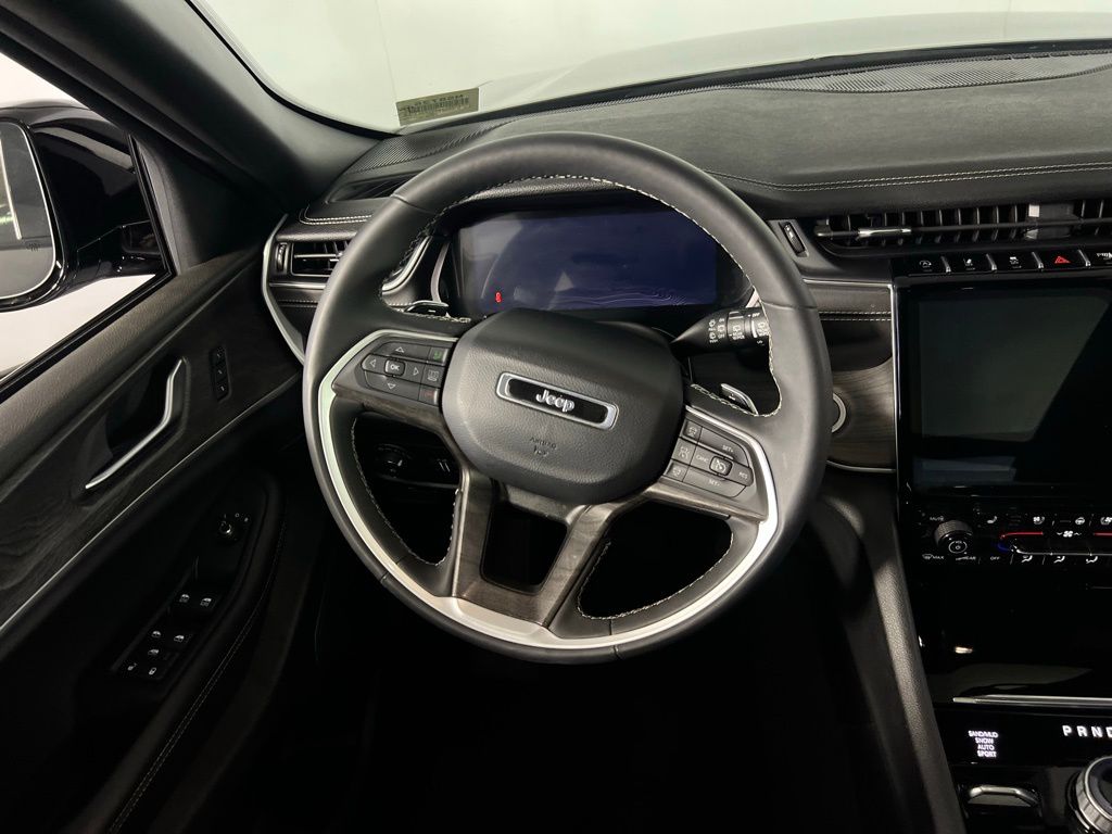 2024 Jeep Grand Cherokee Limited photo 8