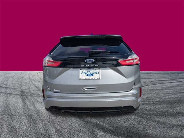 2022 Ford Edge ST photo 3