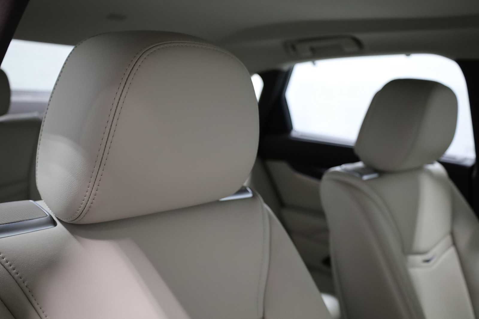 2013 Cadillac XTS Premium photo 17