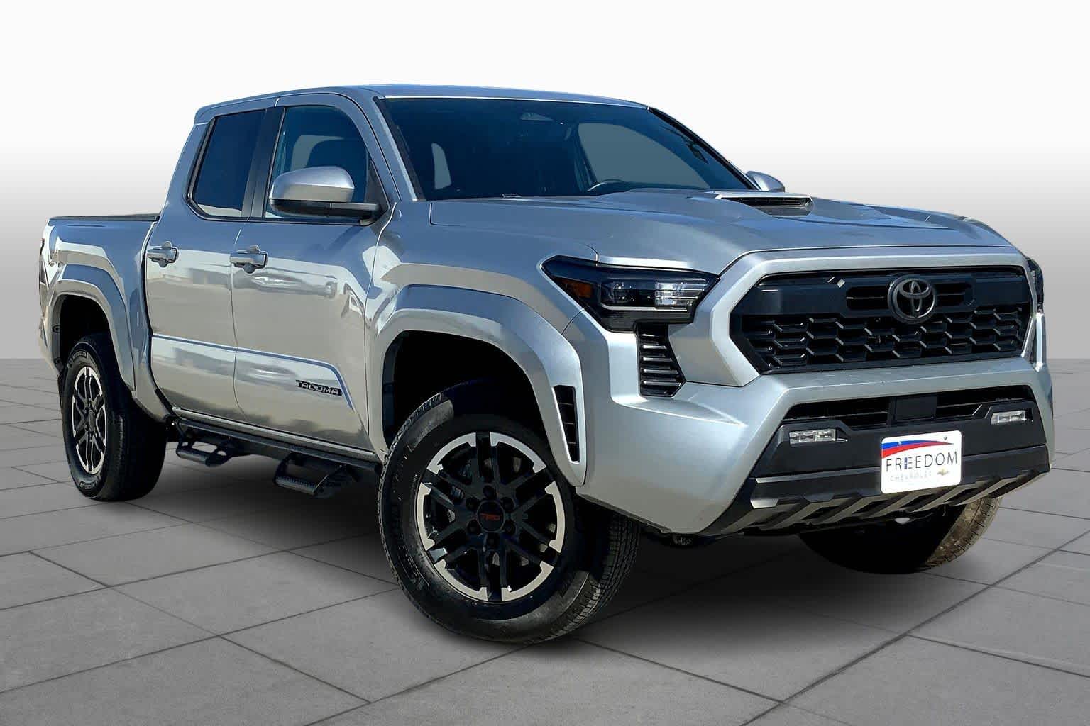 2024 Toyota Tacoma TRD Sport 4x4 photo 2