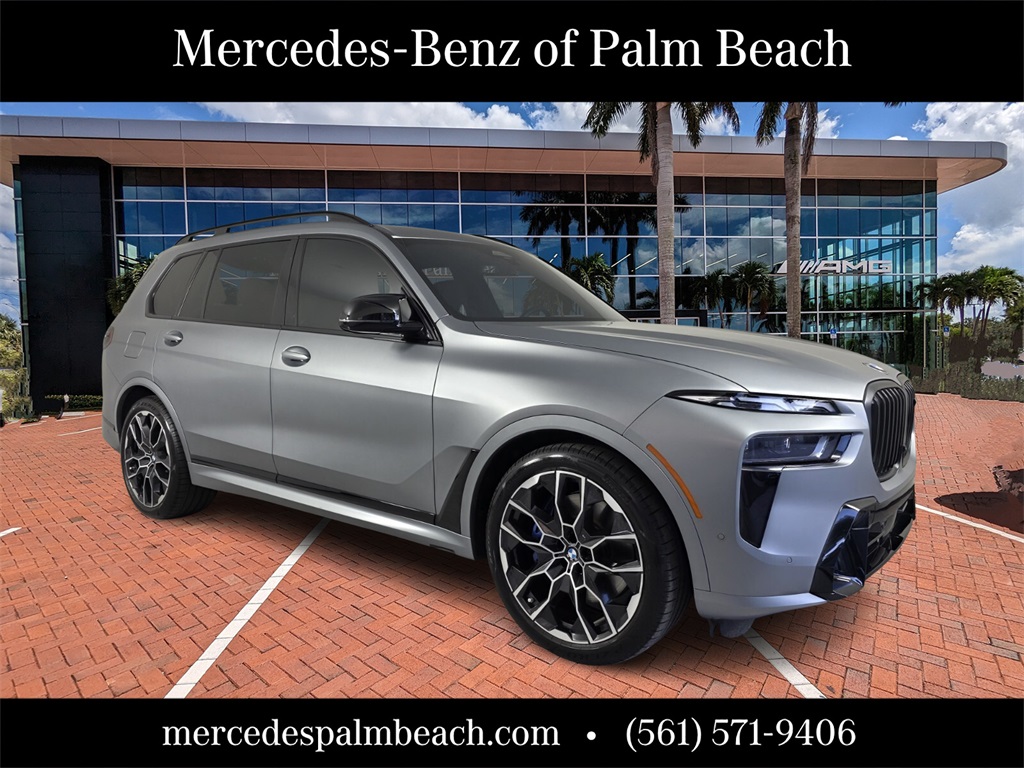 2023 BMW X7 M60i's photo