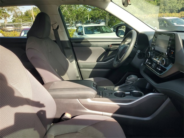 2022 Toyota Highlander L photo 33