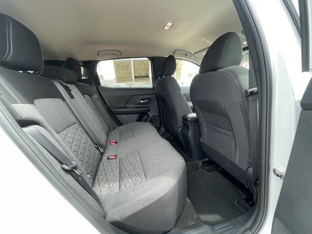 2025 Nissan Kicks SV photo 22