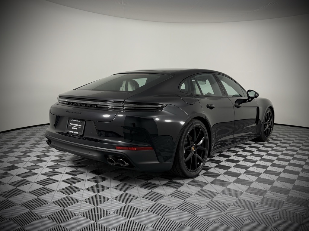 2025 Porsche Panamera 4 photo 9