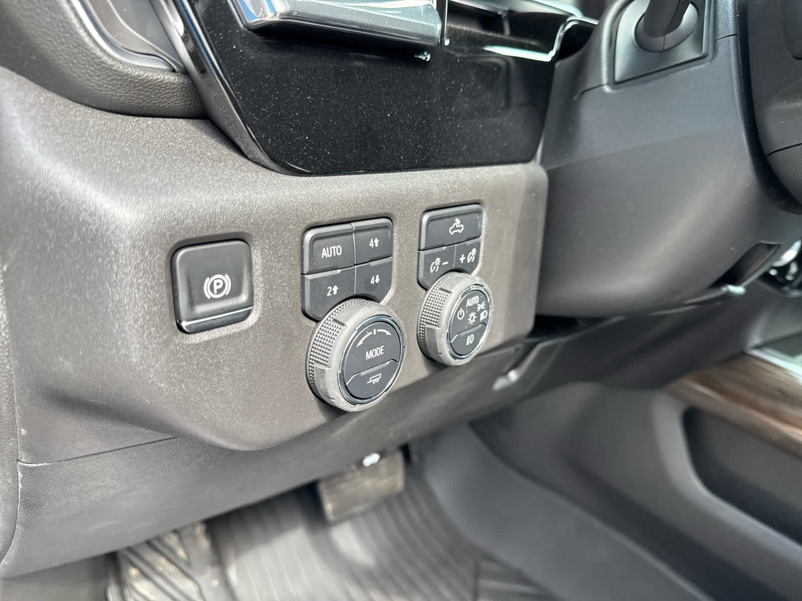2025 Chevrolet Silverado 1500 LT Trail Boss photo 7