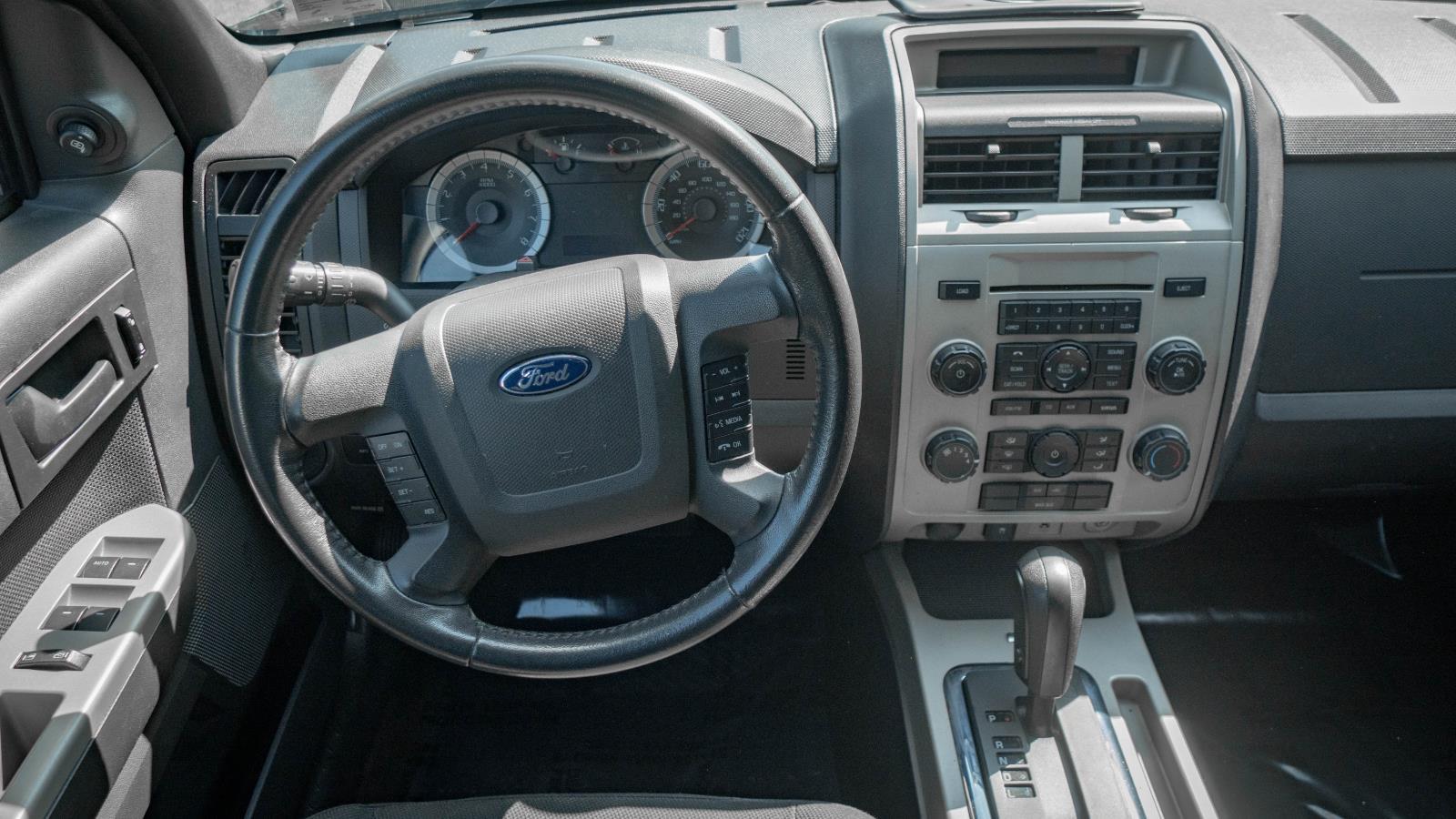 2010 Ford Escape XLT photo 6