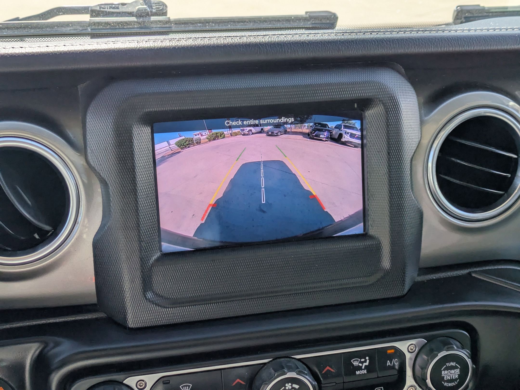 2019 Jeep Wrangler Unlimited Sahara photo 17