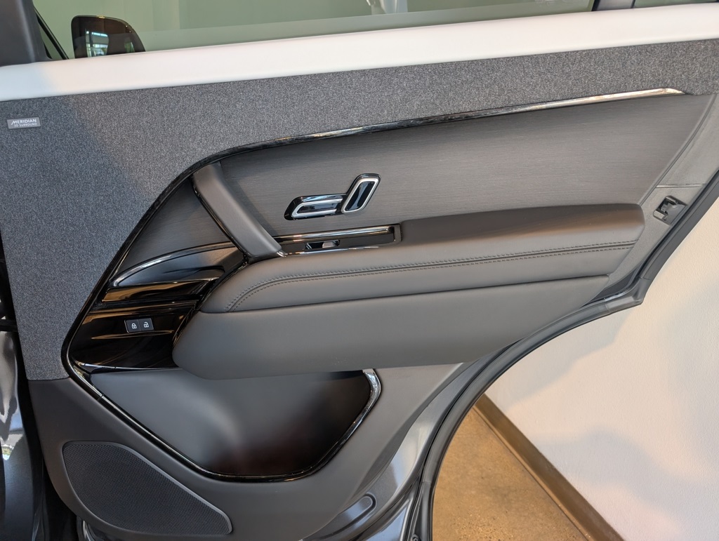 2023 Land Rover Range Rover Sport SE photo 23