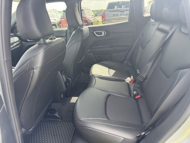 2025 Jeep Compass Latitude photo 24