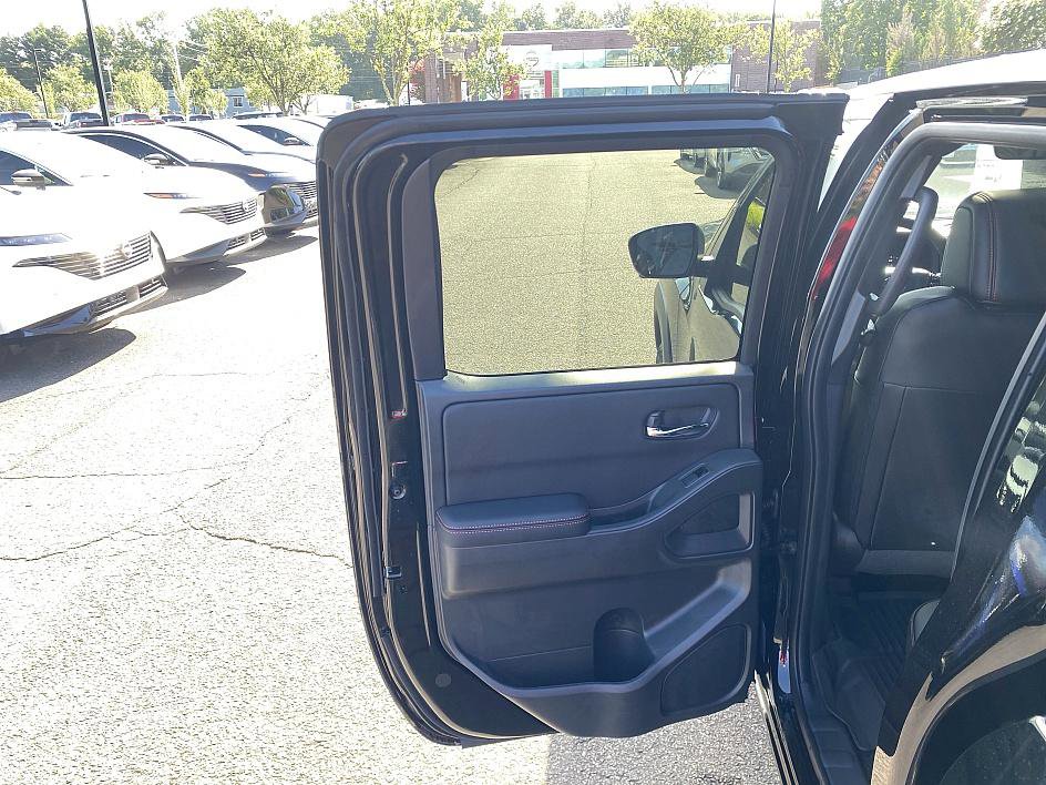 2025 Nissan Frontier PRO-4X photo 17