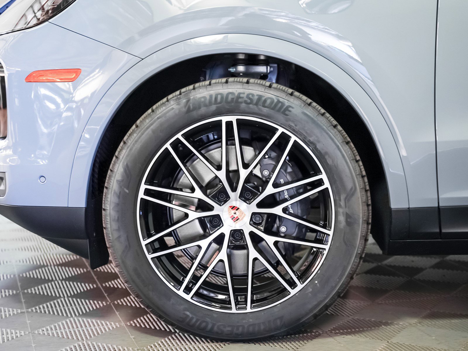 2025 Porsche Cayenne Coupe photo 14