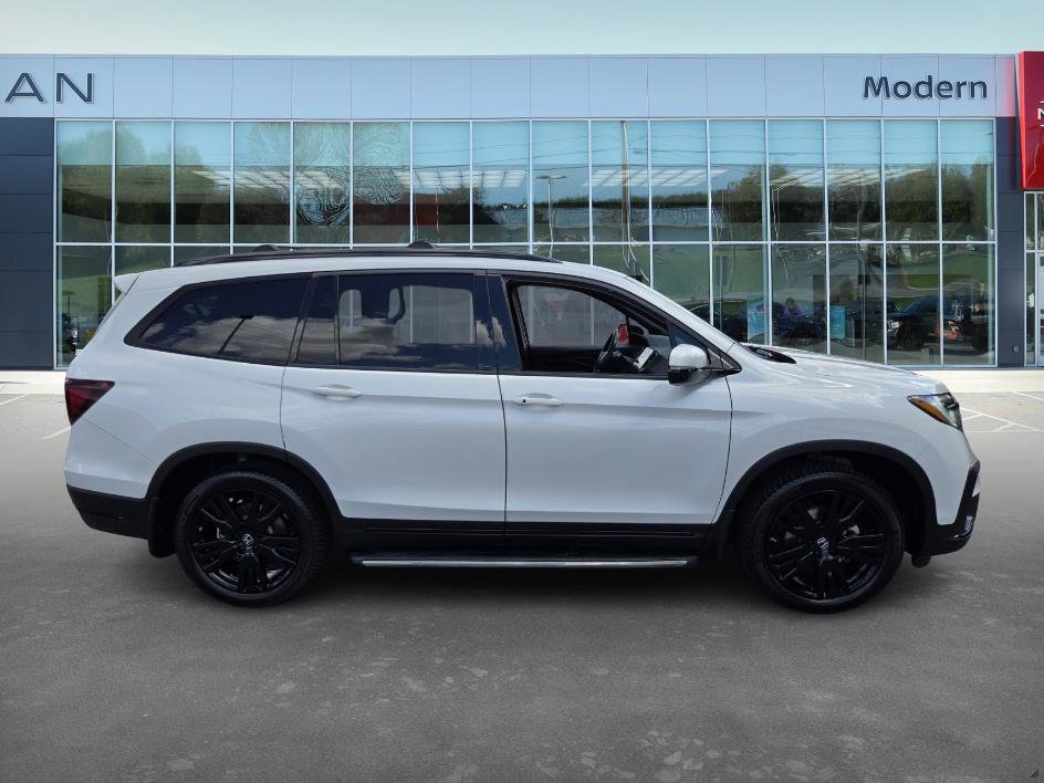 2022 Honda Pilot Black Edition photo 3