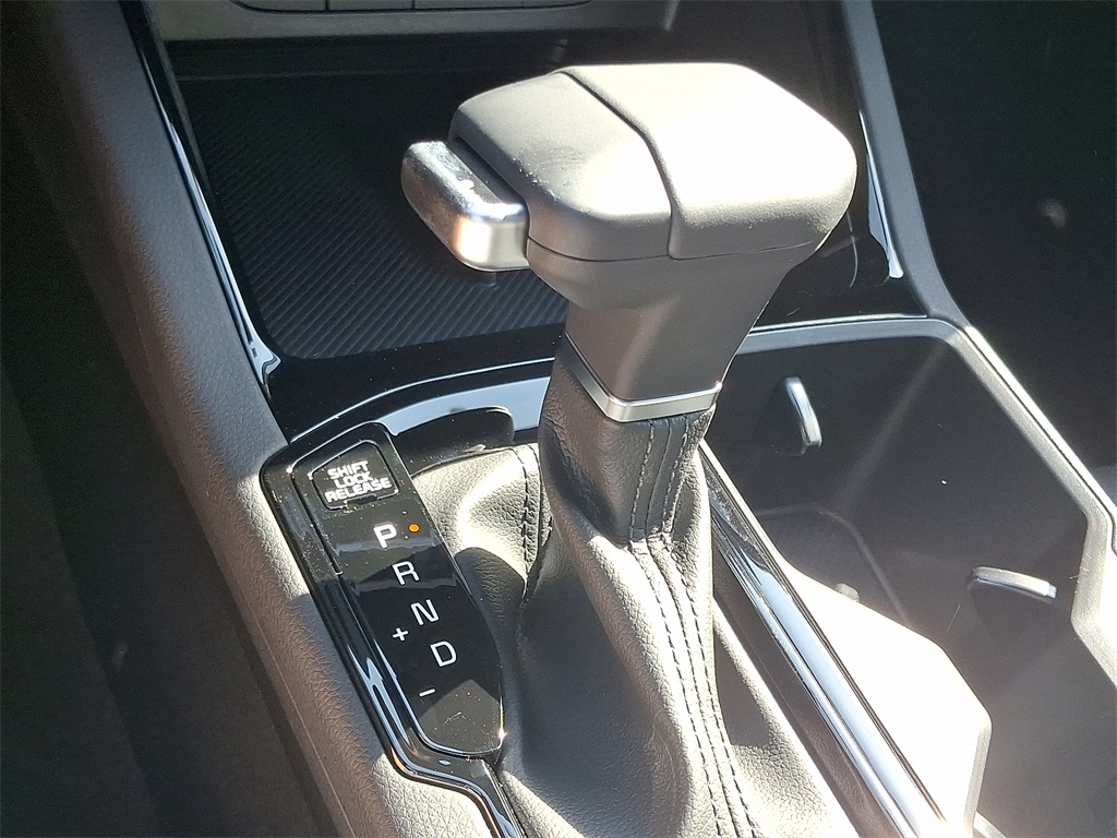 2025 Kia K5 GT-Line photo 16