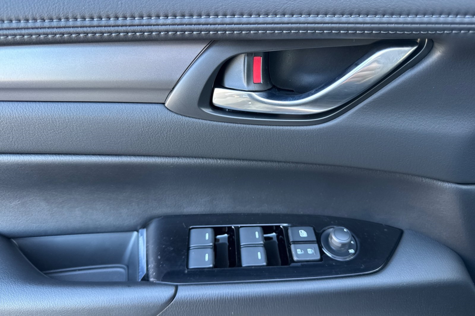 2025 Mazda CX-5 2.5 Select photo 10