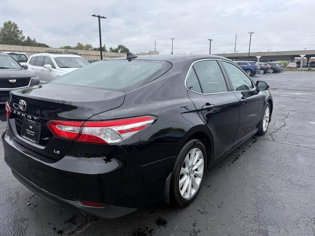 2019 Toyota Camry LE photo 3