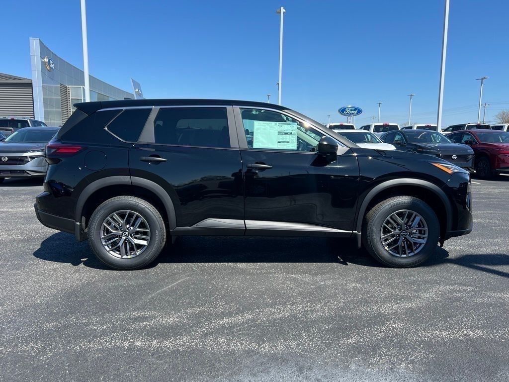 2025 Nissan Rogue S photo 3