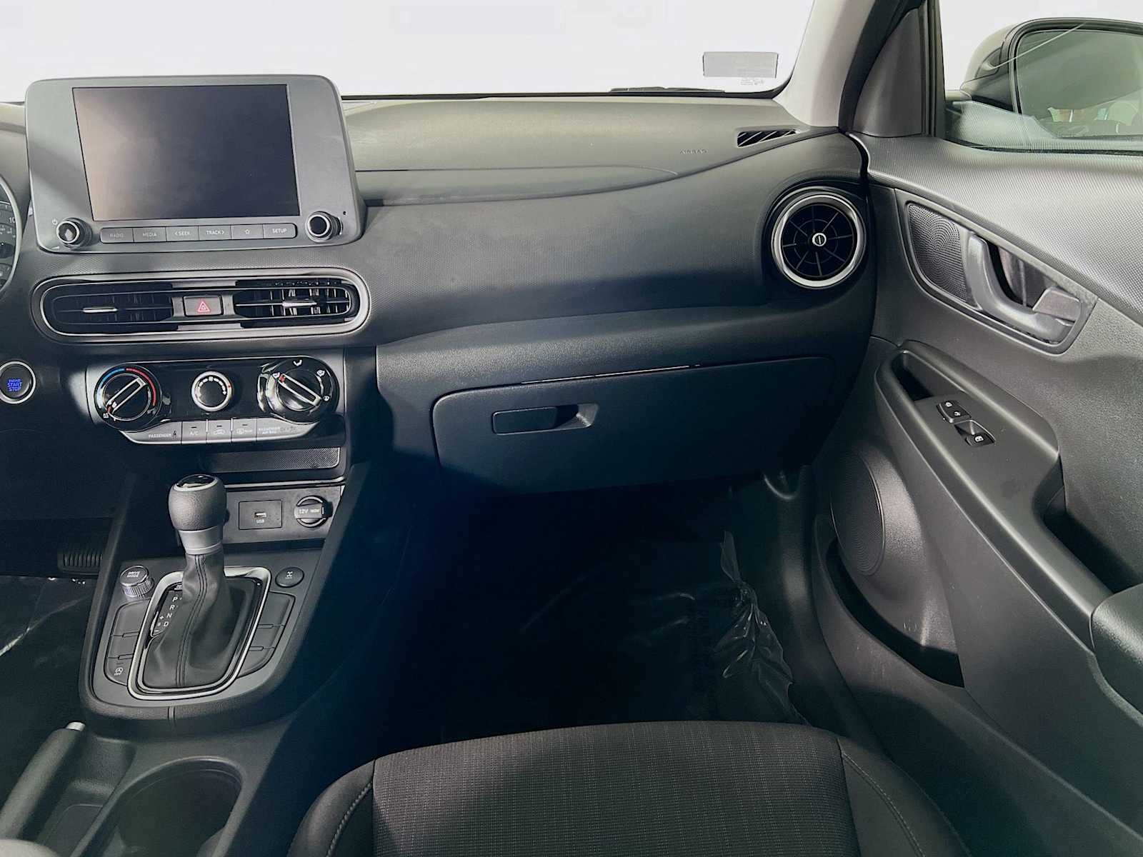 2023 Hyundai Kona SEL photo 4