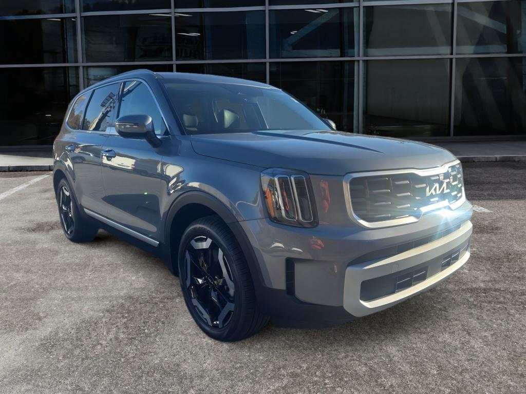 2025 Kia Telluride S photo 3