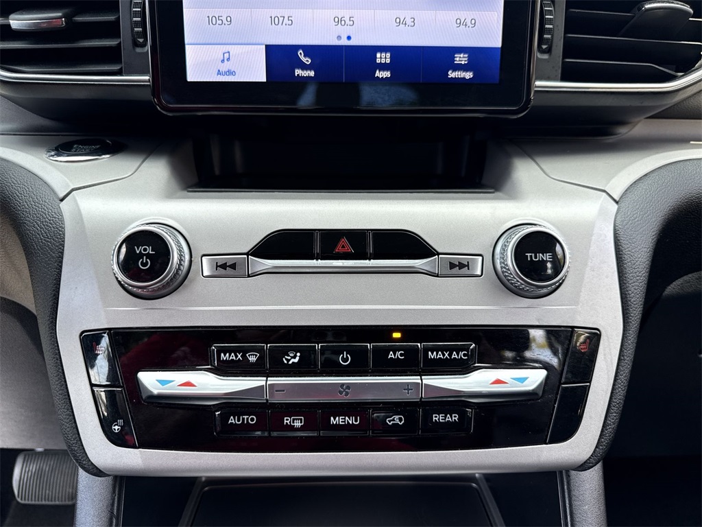 2023 Ford Explorer XLT photo 17