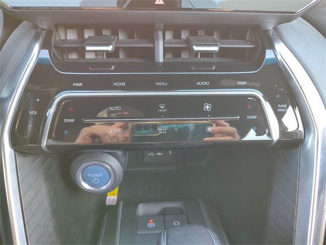 2022 Toyota Venza XLE photo 24