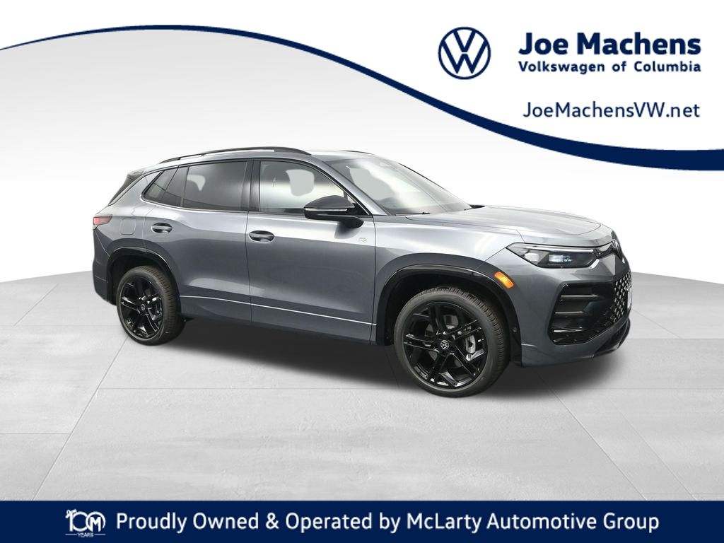 2026 Volkswagen Tiguan SE R-LINE BLACK's photo