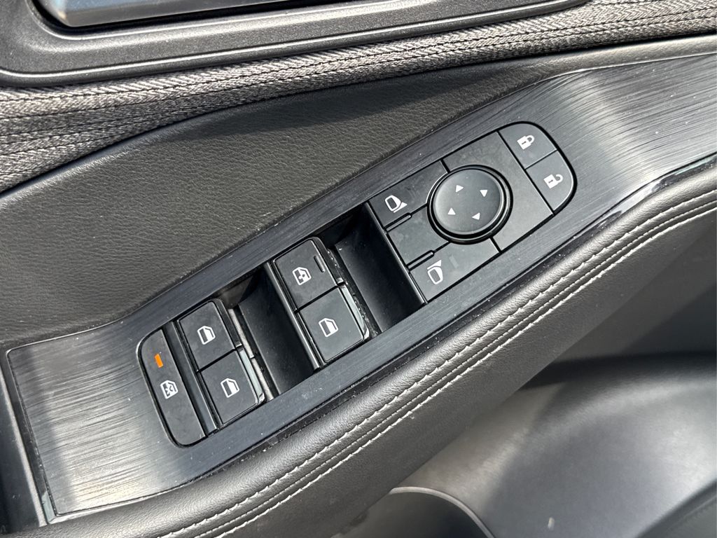 2022 Nissan Rogue SV photo 26