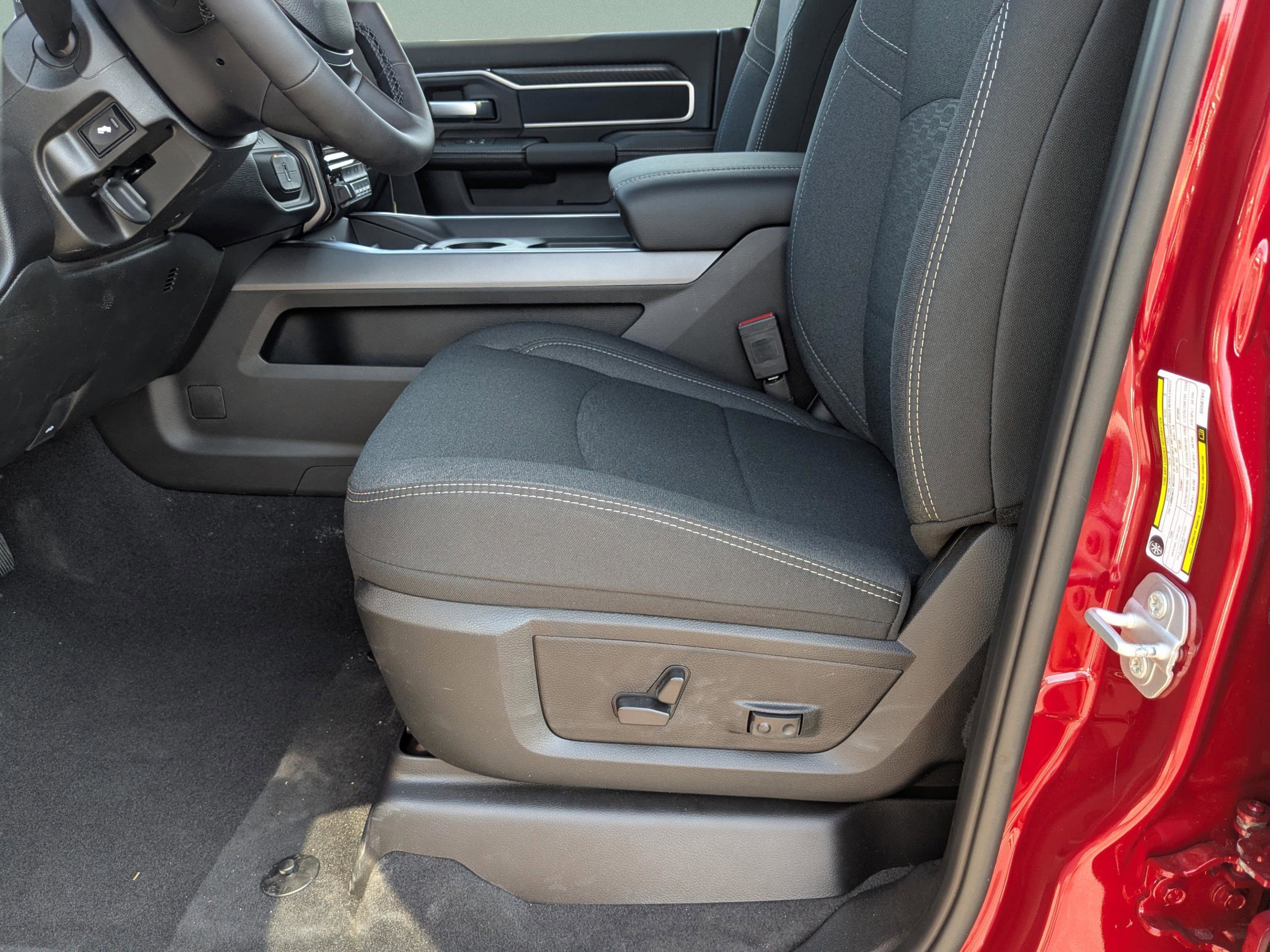 2025 Ram 2500 Big Horn photo 17