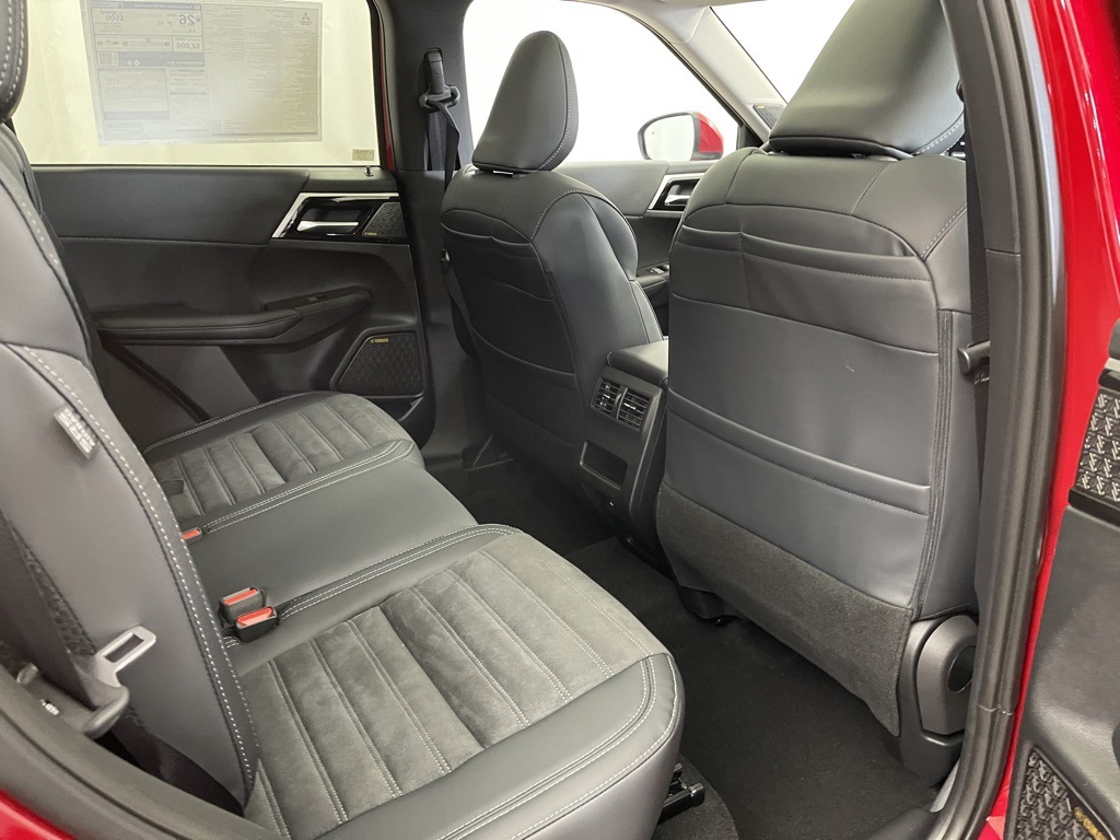 2025 Mitsubishi Outlander SE photo 29