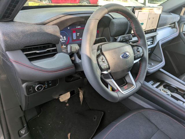 2025 Ford Explorer ST photo 10